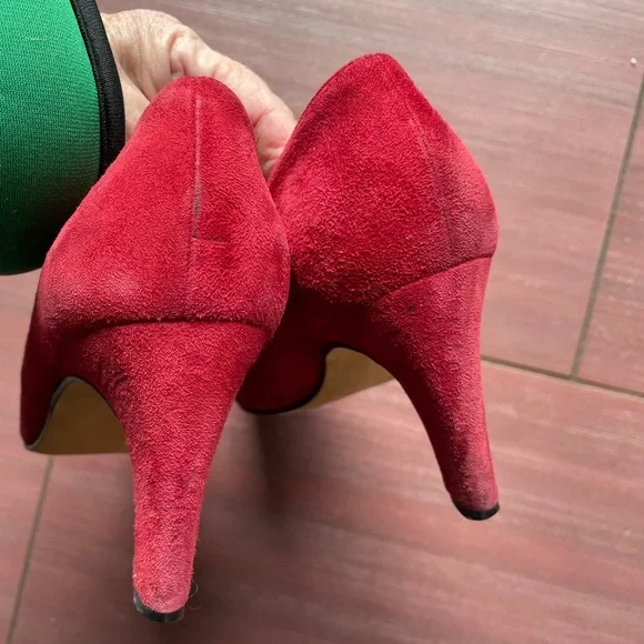 Escada patent leather/suede pump